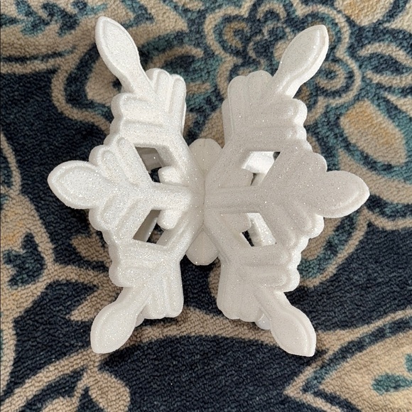 NWOT Bath & Body Works White Snowflake candle holder - Picture 2 of 5